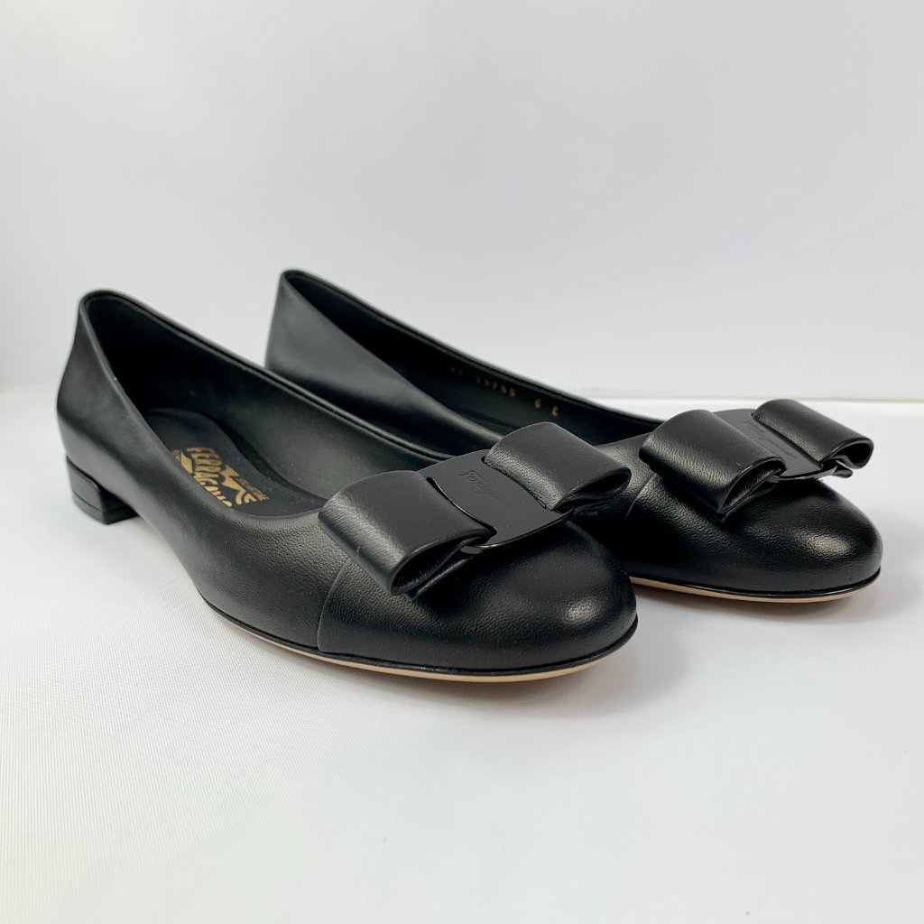 Host Pick Salvatore Ferragamo Varina Ct Flats In Nero New In Box